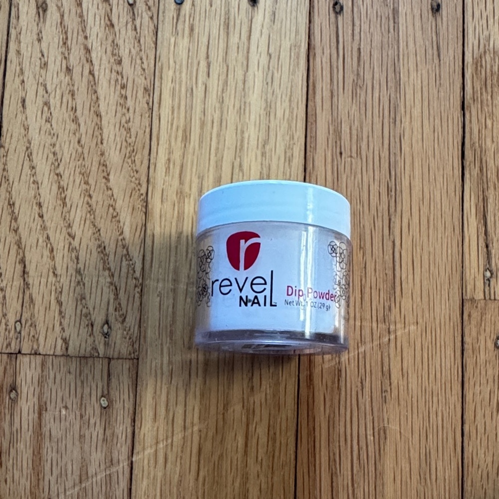 Revel Nail Dip Powder in Vivien